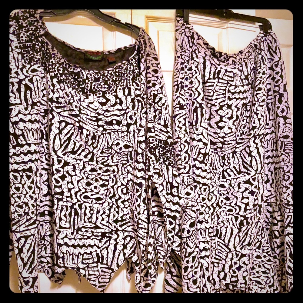 Black and white 2 piece skirt set with sequins. 3x